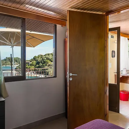 Agaloula Centrally Located Apartments, * Λάκκα