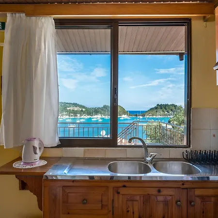 Agaloula Centrally Located Apartments, * Λάκκα