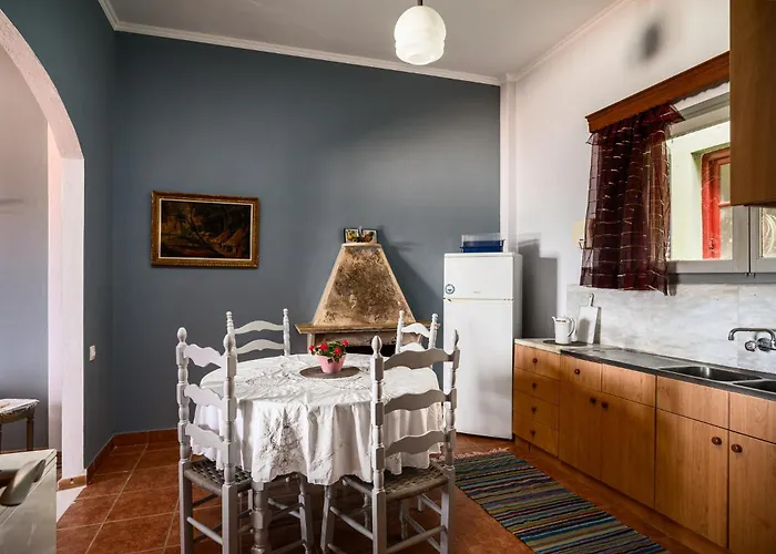 Agaloula Centrally Located Apartments, Lákka